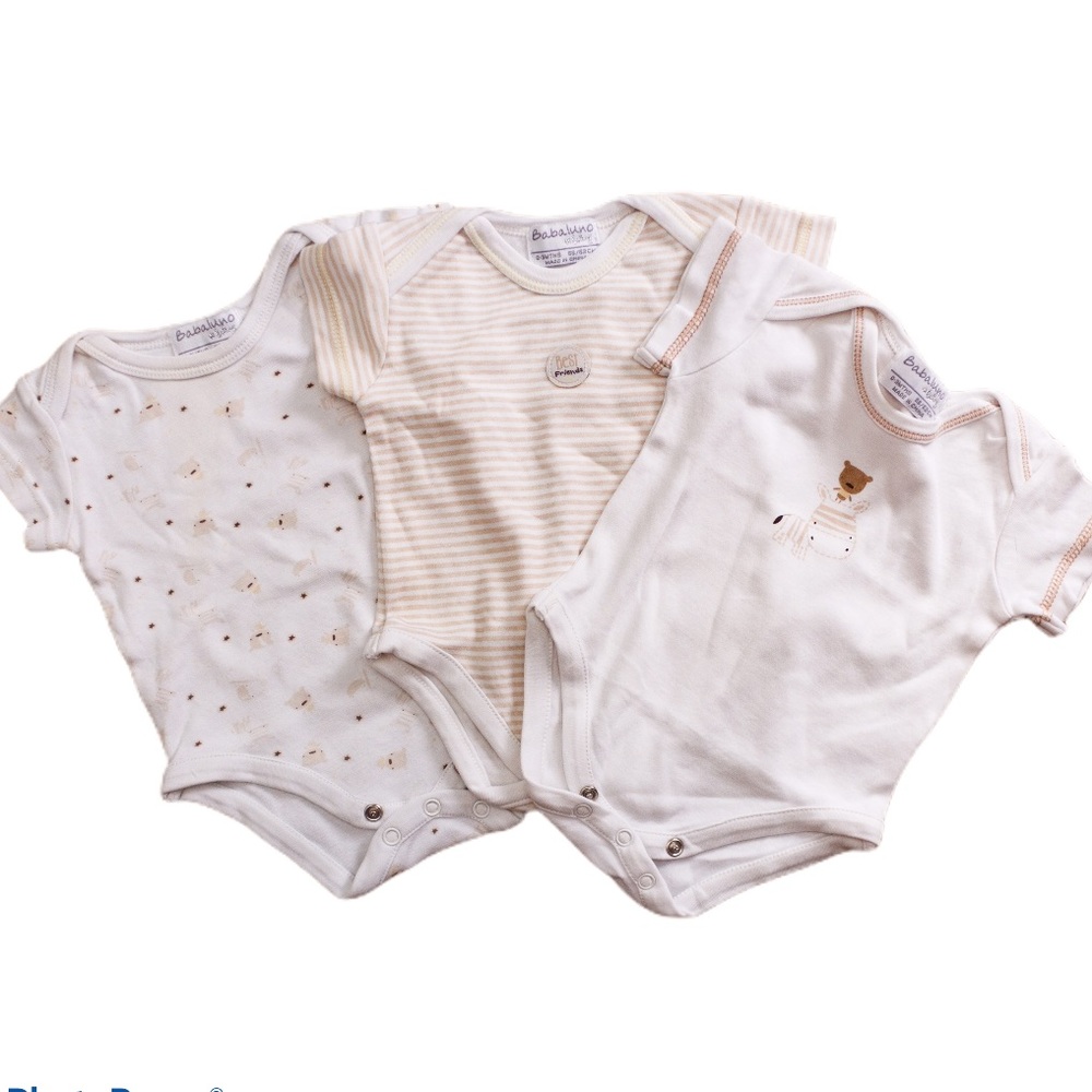 4/25$ | Bundle of White and Beige Onesies